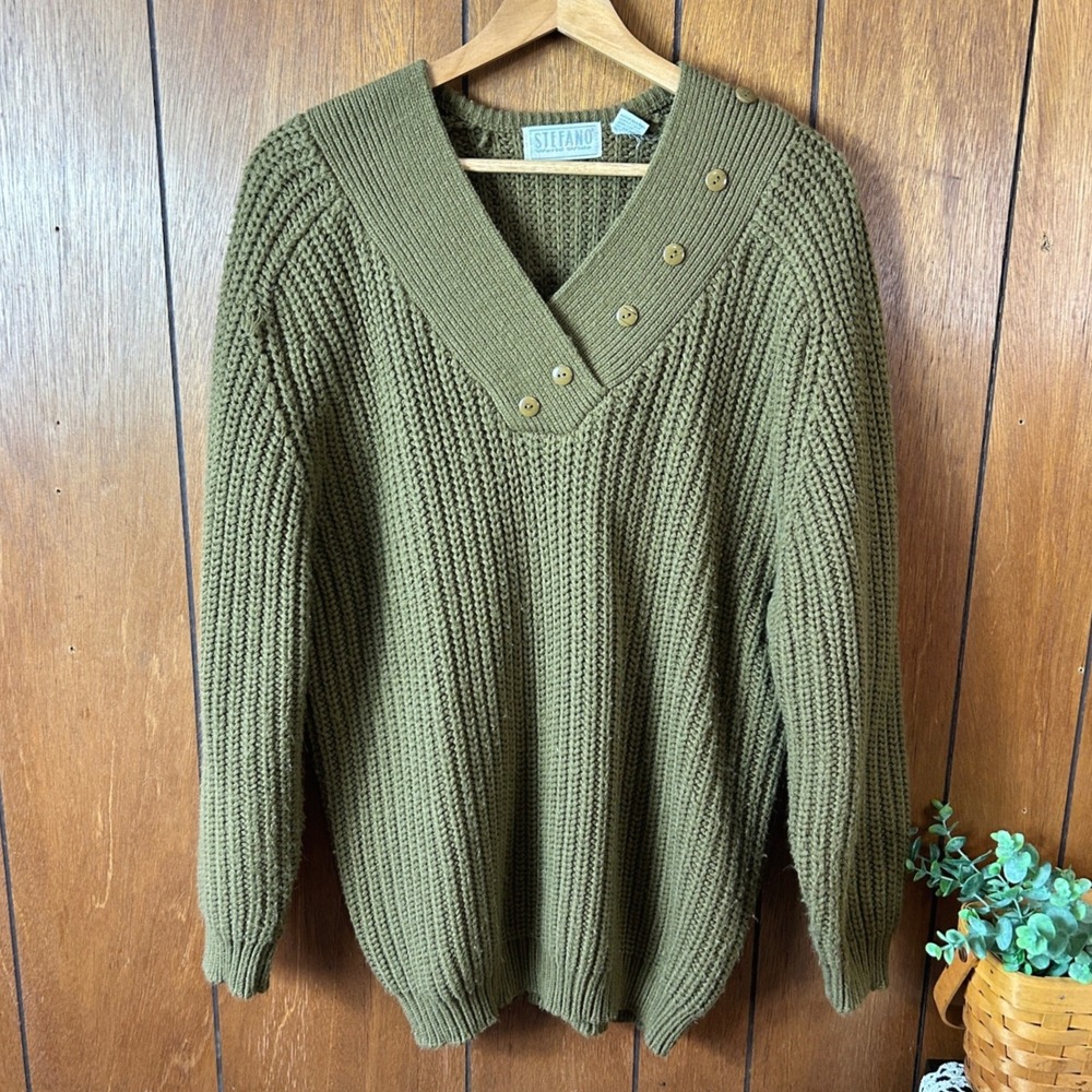 STEFANO Women's‎ Size L Olive Green Acrylic V-Neck Button Detail Sweater